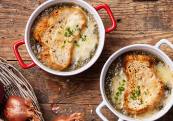 Gratinéiert ënnenzopp - La soupe aux oignons
